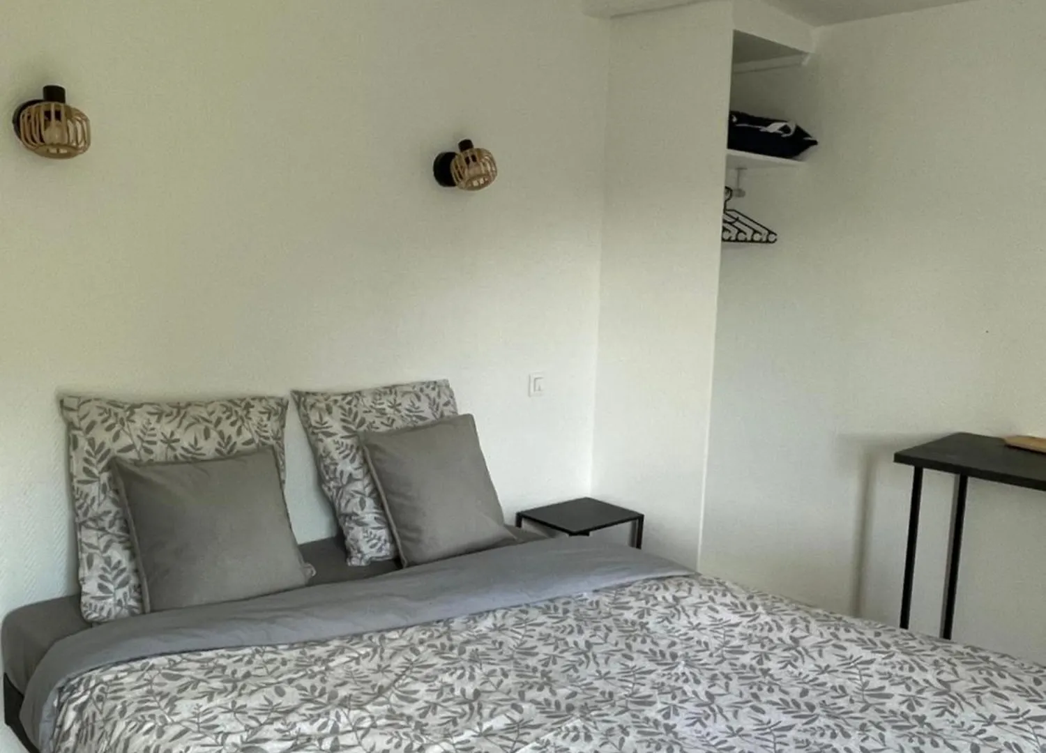 Au Pied Leve Hotel Calorguen Guest house